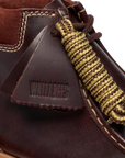 Dettaglio Clarks Walla Orkhon bordeaux in pelle con etichetta Wallabees e lacci intrecciati di ricambio