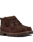 Stivaletti Clarks Cleyhill Hi marroni in camoscio, vista prospettica con lacci e cuciture moc toe