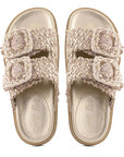 Vista dall'alto sandali stile Birkenstock Coral Blue in pelle intrecciata oro e cipria con doppia fascia regolabile e fibbie gioiello
