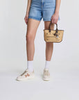 Sneakers Hogan Rebel donna avorio nude indossate outfit casual estivo platform Hogan