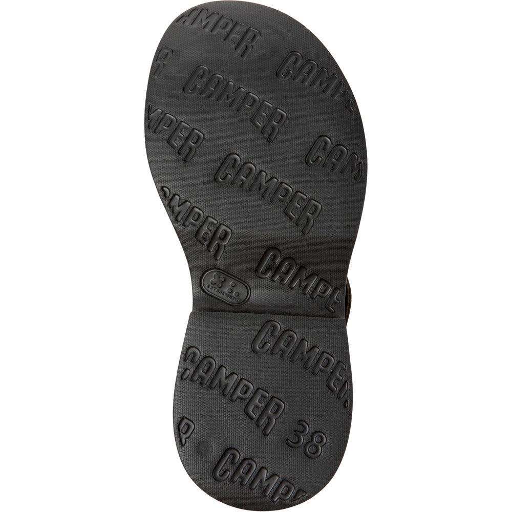 Dettaglio della suola XL EXTRALIGHT® nera dei sandali Camper Tasha donna.