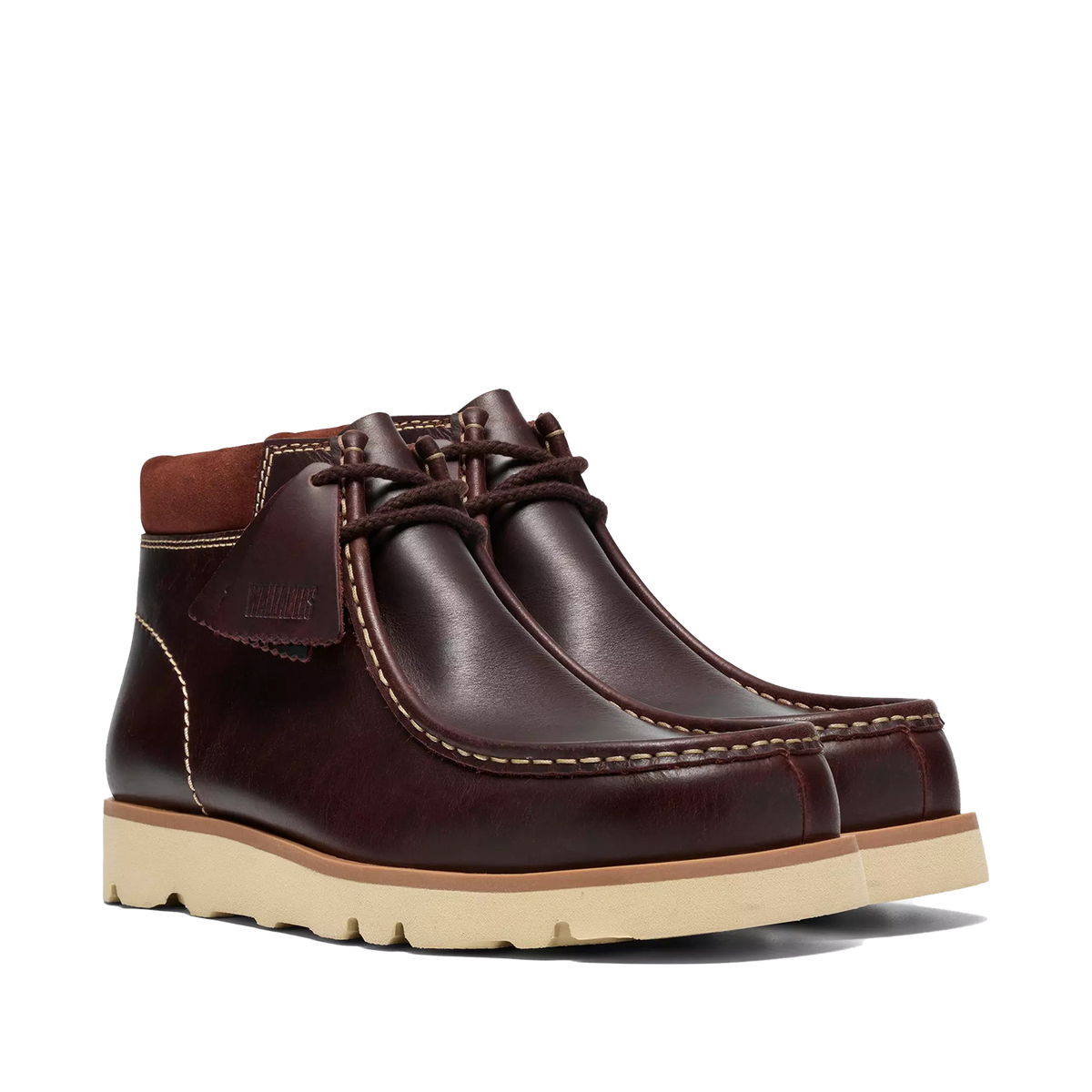 Clarks Originals Walla Orkhon bordeaux in pelle, vista a tre quarti con cuciture a contrasto

