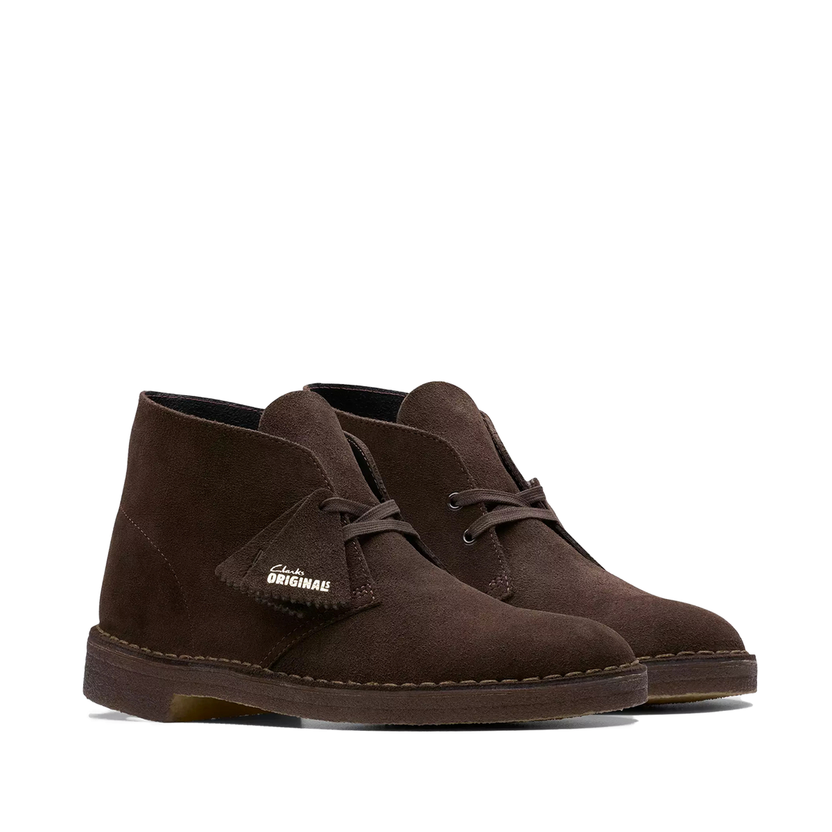 Clarks Desert Boot marrone cioccolato in pelle scamosciata, vista a tre quarti della coppia