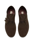 Clarks Desert Boot in suede marrone scuro, vista dall'alto con lacci e punta arrotondata