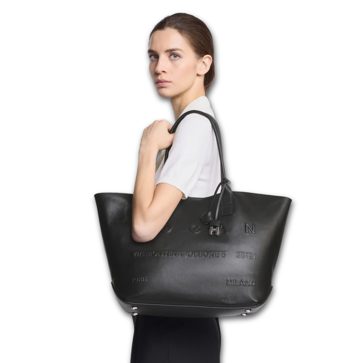 Borsa Hogan Address nera donna indossata a spalla