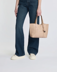 sneakers hogan h-stripes platform donna indossate outfit casual chic