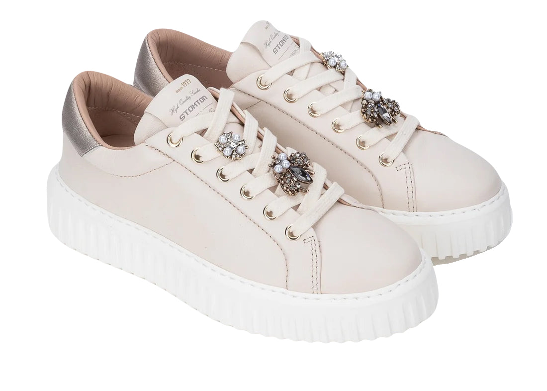 STOKTON - sneaker color burro con charms
