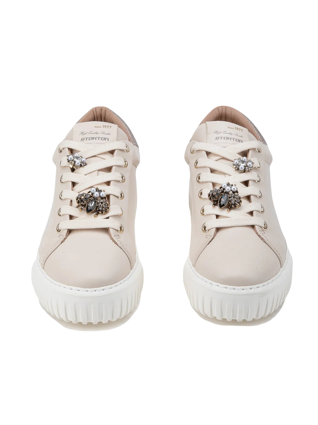 STOKTON - sneaker color burro con charms